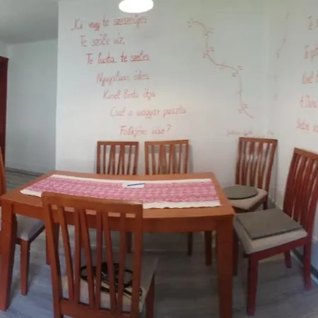 Nyaraló Szelíd Tisza Vályog